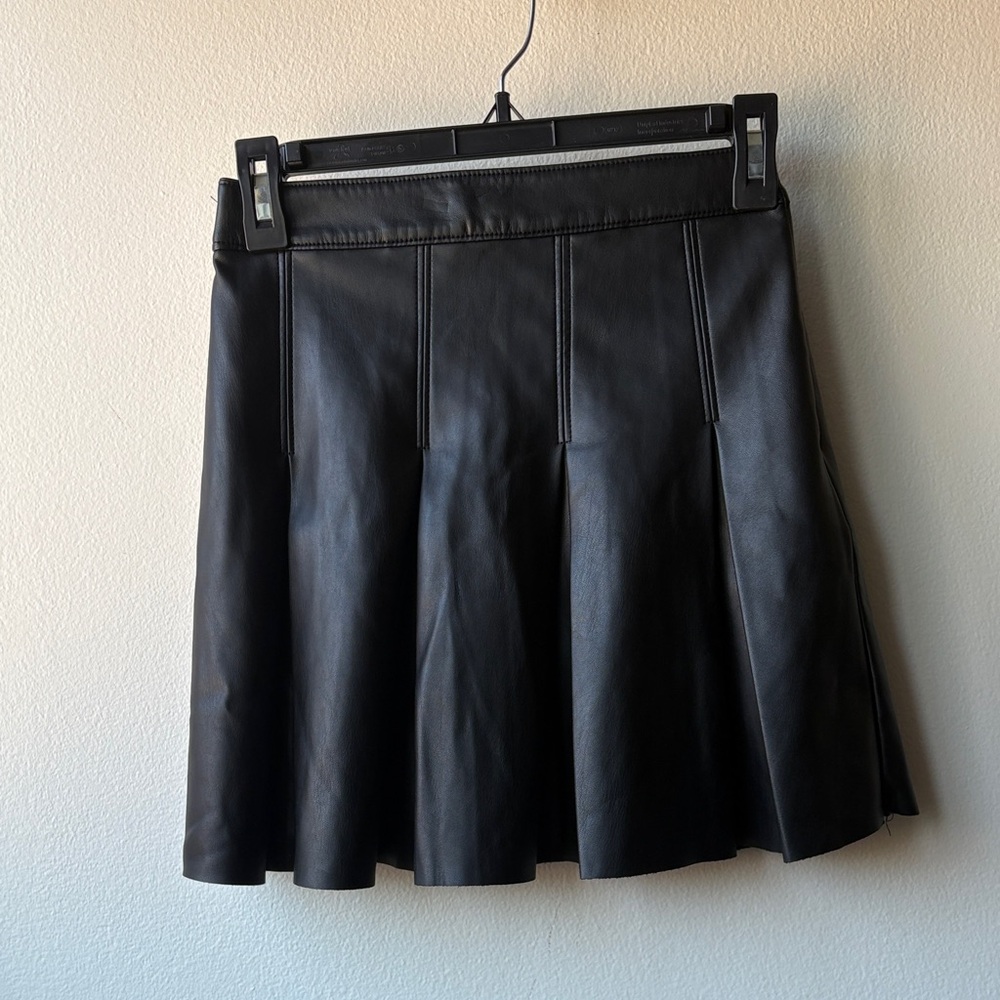 Hollister Black Pleated Skirt
